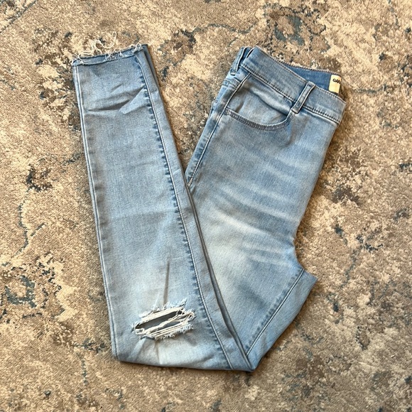 Garage 05 - Picture 2 of 3